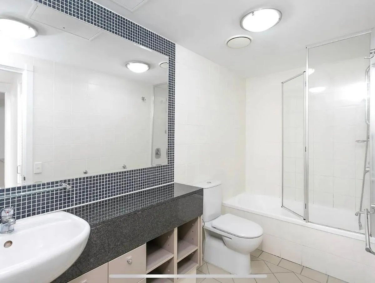 Large Resort Apartment In The Heart Of Brisbane
