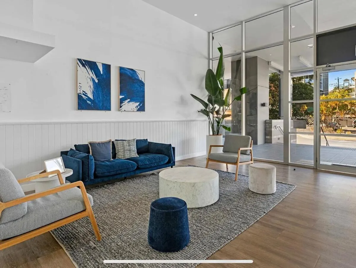 Large Resort Apartment In The Heart Of Brisbane